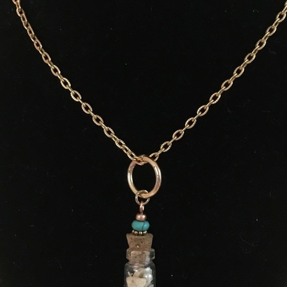 New HANDMADE SEASHELLS/TURQUOISE VIAL NECKLACE - Picture 4 of 7